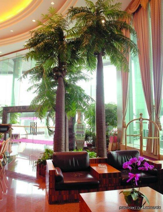 Winnerway Hotel Донгуан Интериор снимка